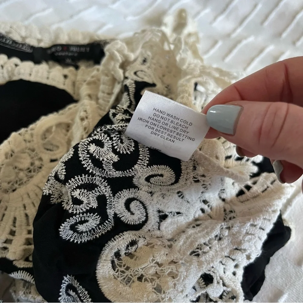 Romeo & Juliet Couture Black and Cream Lace Tank Top Size M (fits like S/M)- EUC - Picture 12 of 12